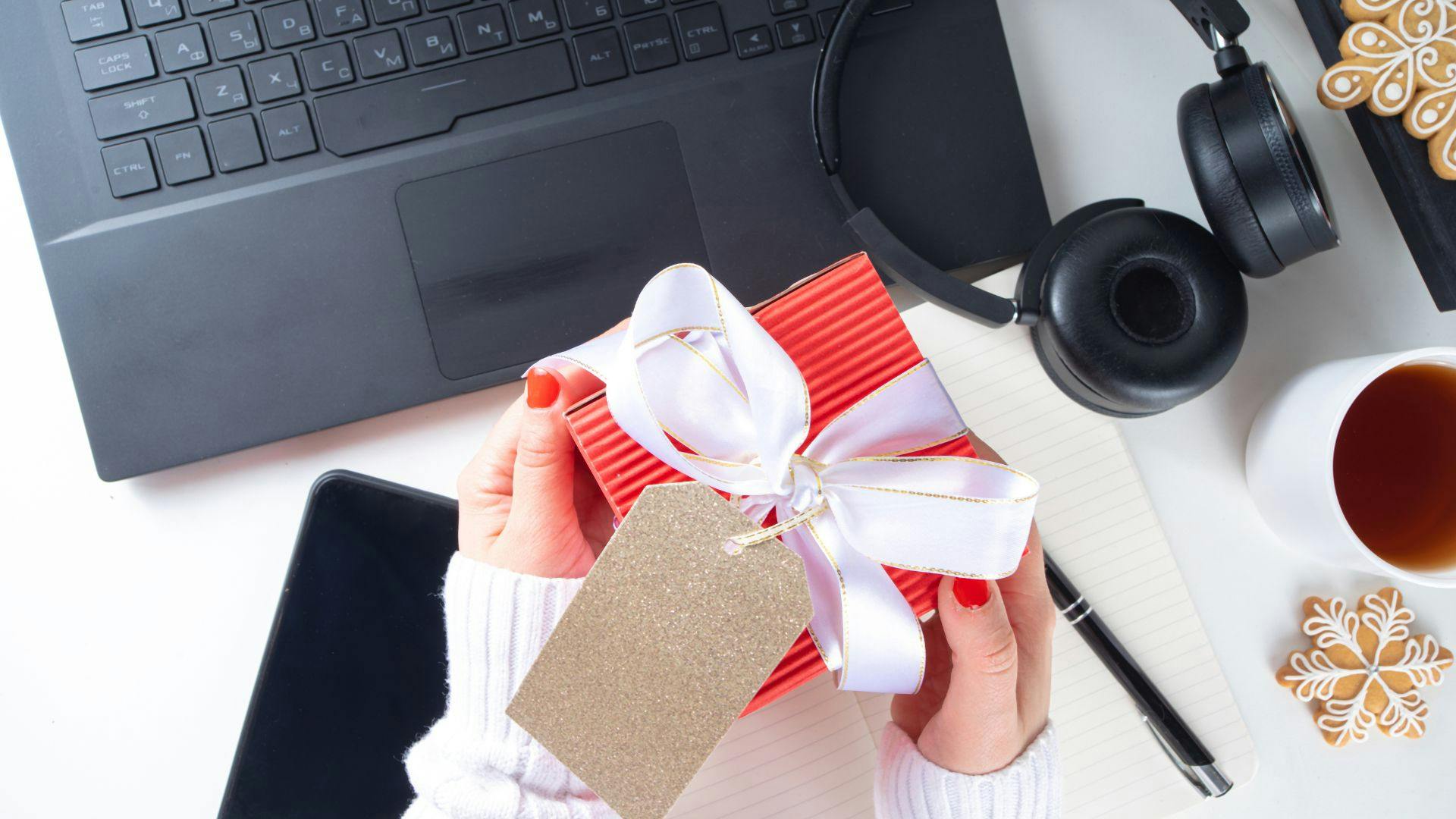 The Best 20 Office Gift Ideas to Show Your Gratitude